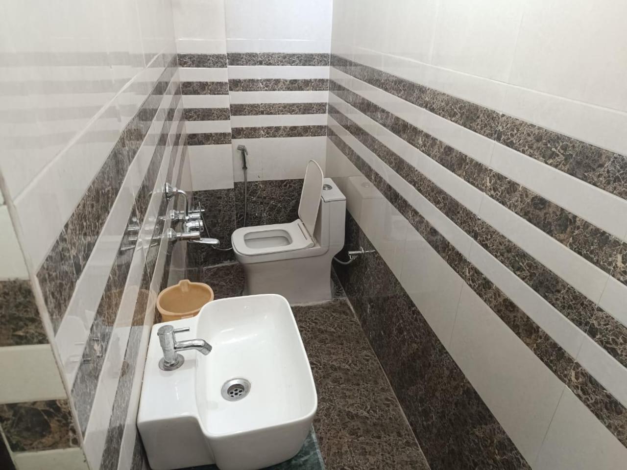Jpm Guest House Waranasi Zewnętrze zdjęcie
