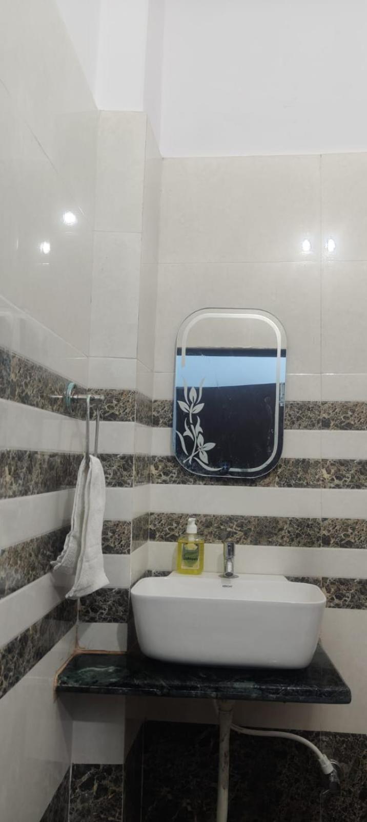 Jpm Guest House Waranasi Zewnętrze zdjęcie